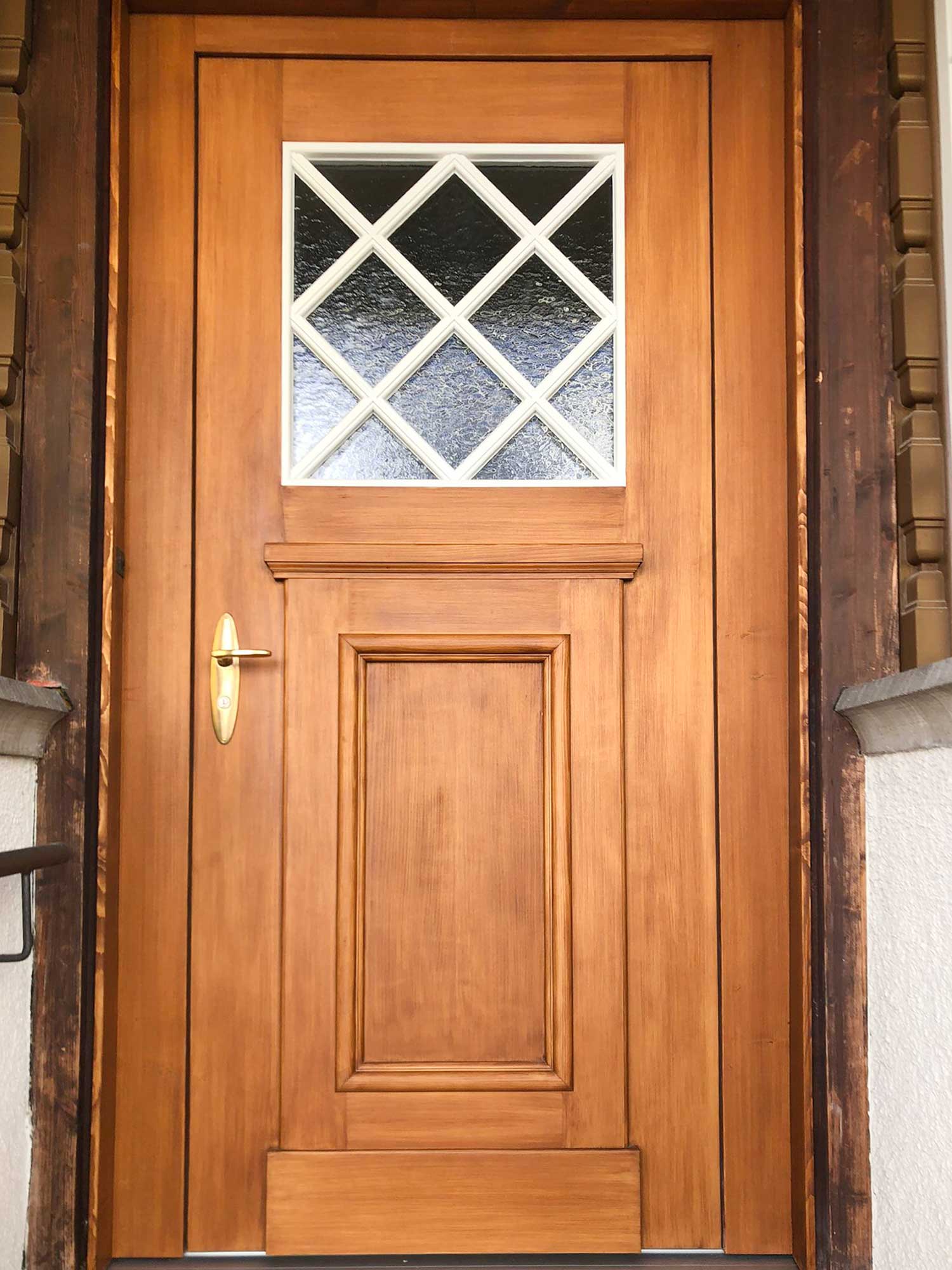 Haustür in Holz